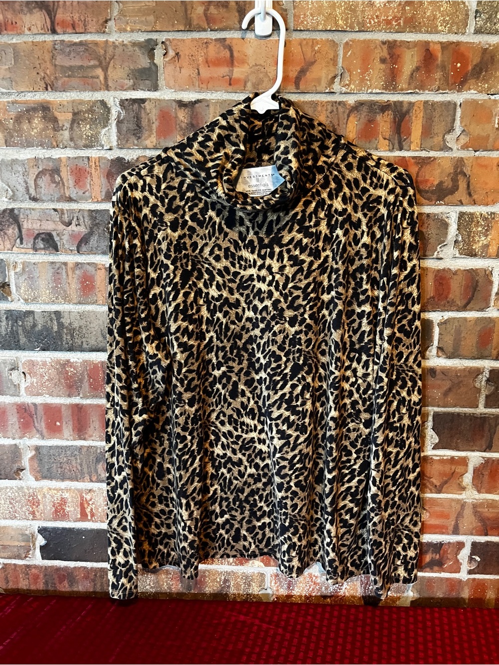 Investments Essential brown & black leopard animal print Turtle neck Top Size:2X